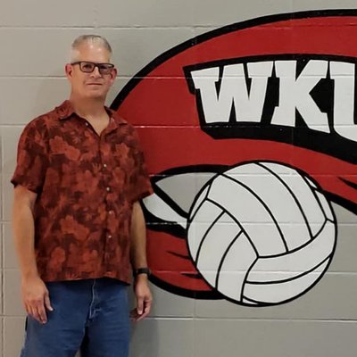 Profile Picture of Tom Farmer (@desktop_prose) on Twitter