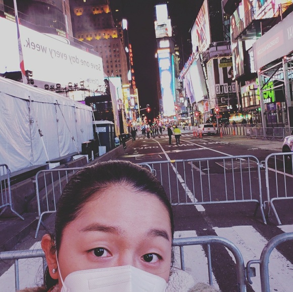 Profile Picture of Suzin K (@i_am_suzin) on Poshmark