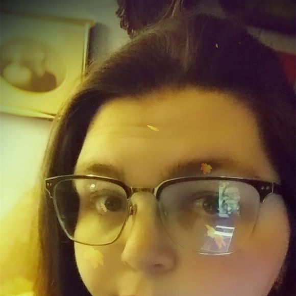 Annie Pantier - Poshmark Profile Picture of Annie Pantier (@annie_pantier) on Poshmark