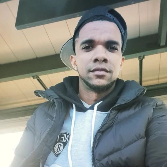 Profile Picture of Joel Gonzalez (@joelgonzalez727) on Poshmark