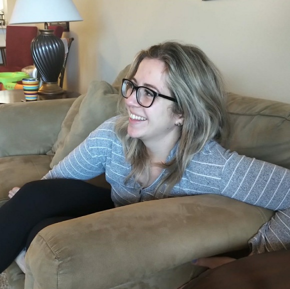 Profile Picture of Alexandra Simone (@alexsimone08) on Poshmark