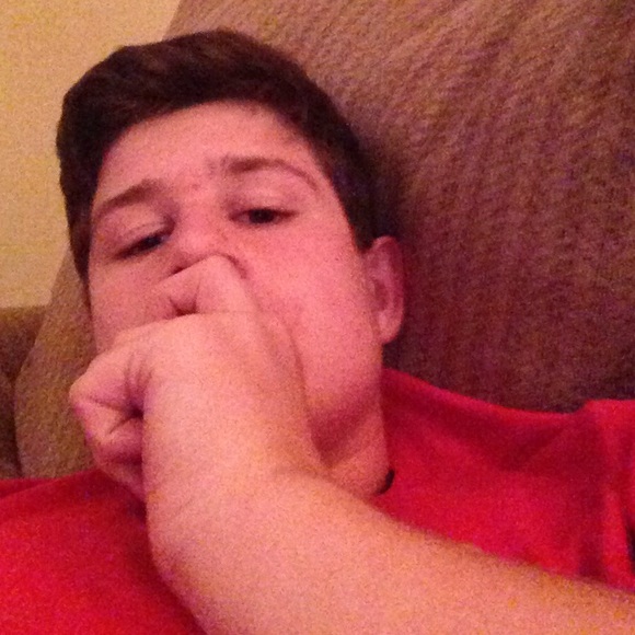 Profile Picture of Andrew Leach (@alea6733) on Poshmark
