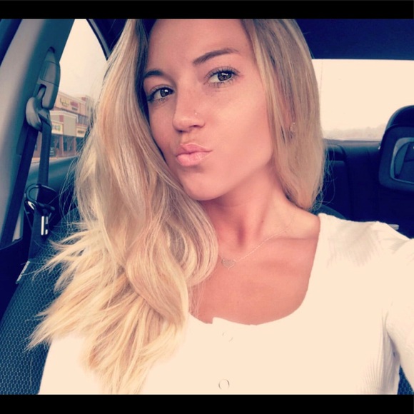 Profile Picture of Jerrica Davis (@jerrrricaa) on Poshmark