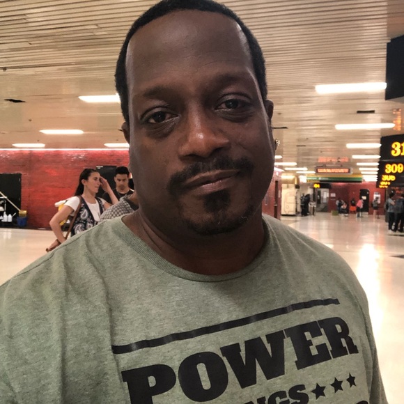 Profile Picture of Randy Arzu (@powerkings100) on Poshmark