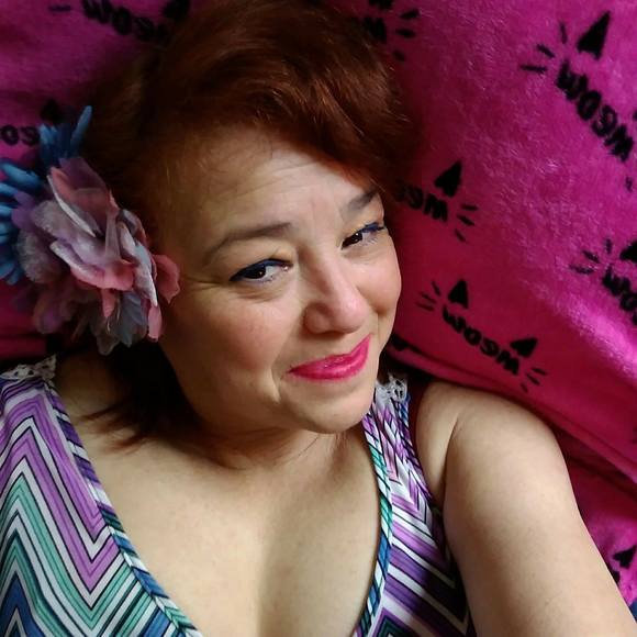 Profile Picture of Amanda Castellano (@mandeecast) on Poshmark
