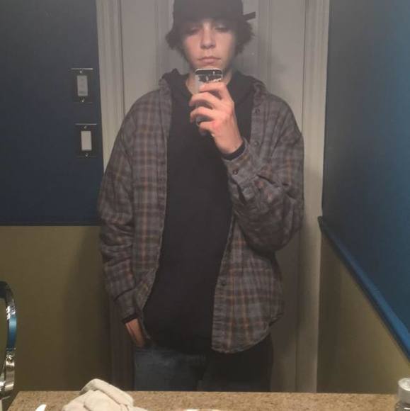 Profile Picture of Liam Gallagher (@liamgallaghe607) on Poshmark