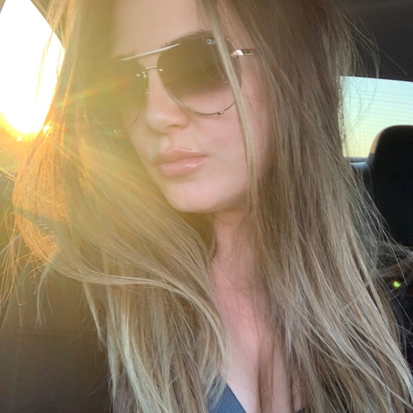 Profile Picture of Ashleigh Scordas (@asco720) on Poshmark