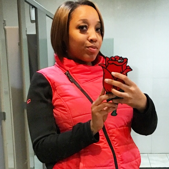 Profile Picture of Ashanti Threadgill (@ashantithrea555) on Poshmark