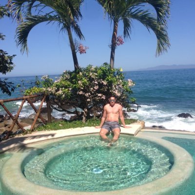 Profile Picture of Nick Vernelli (@tape2tape2vern) on Twitter