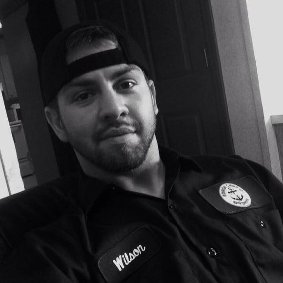 Profile Picture of Wilson Theriot (@wilsomania) on Poshmark