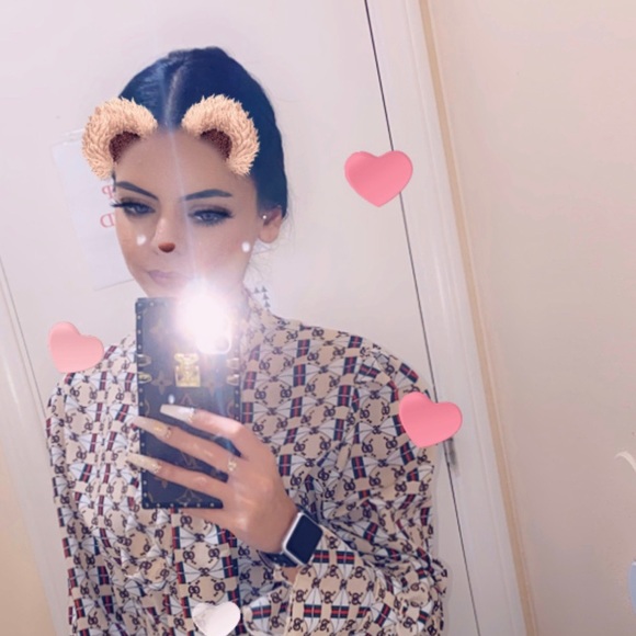 Profile Picture of Adilene Collantes (@adilene20) on Poshmark