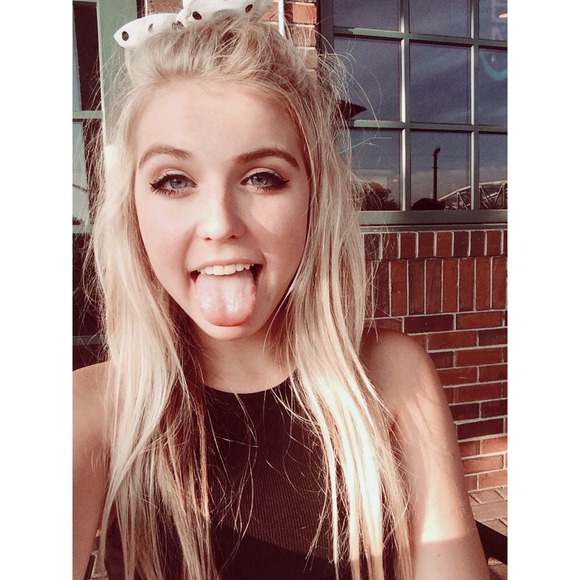 Profile Picture of Paige Kennelly (@paigekennelly) on Poshmark