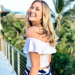 Profile Picture of Christina Langmack (@christina.lauren) on Instagram