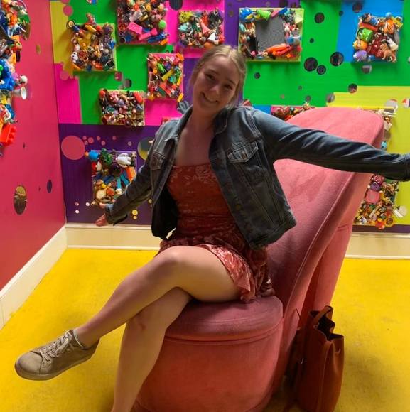 Profile Picture of Maddie Bedrick (@maddieb2021) on Poshmark
