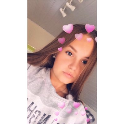 Profile Picture of Joana Göbelbecker (@joana_2705) on Twitter