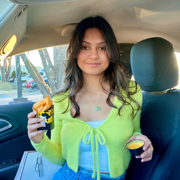 Profile Picture of Grace Moroni (@gracemoroni1) on Poshmark