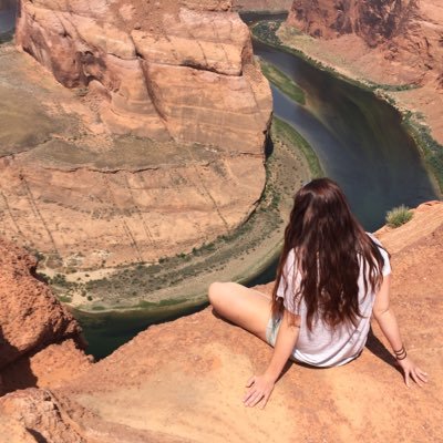 Profile Picture of J-hole (@julia_holman) on Twitter