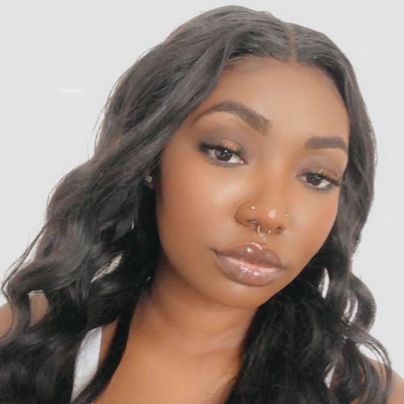 Profile Picture of Joan Ngugi (@joanngug22) on Poshmark