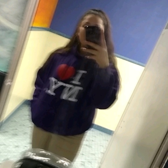 Profile Picture of Maya Trinidad (@mayatrinidad) on Poshmark