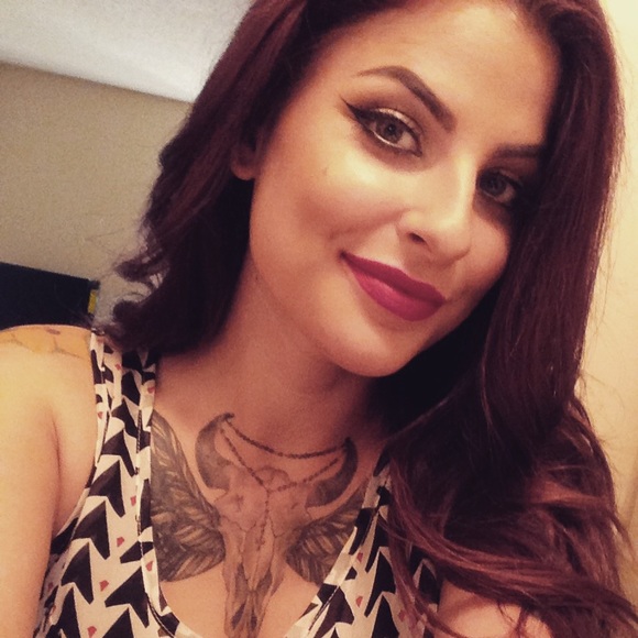 Profile Picture of Bridget Bechthold (@bebe_209) on Poshmark