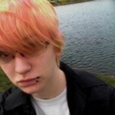 Profile Picture of Christopher Dove (@little_xbird) on Twitter