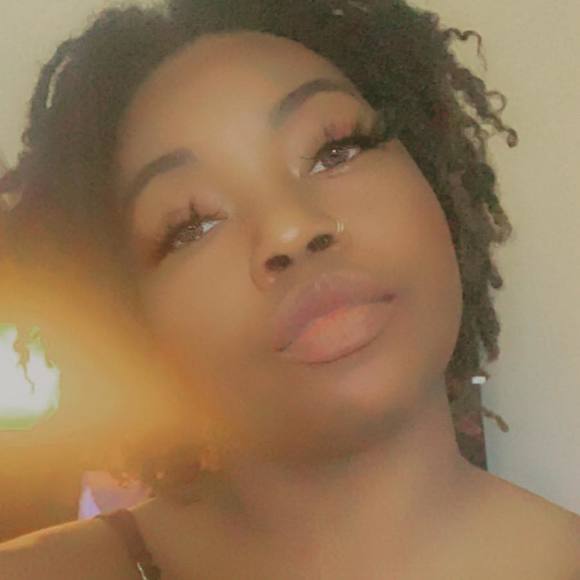 Profile Picture of Courtney Swift (@cheddarbobb) on Poshmark