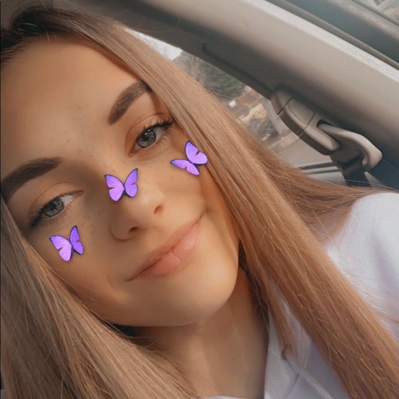 Profile Picture of Natalye Heaston (@natalyeheaston) on Poshmark