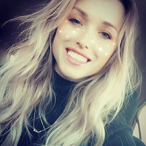 Profile Picture of Roxanne Boudreault (@roxboudreaultg) on Poshmark