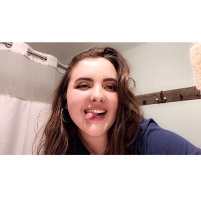 Profile Picture of Emma Grace Oliver (@emmagoliver) on Twitter
