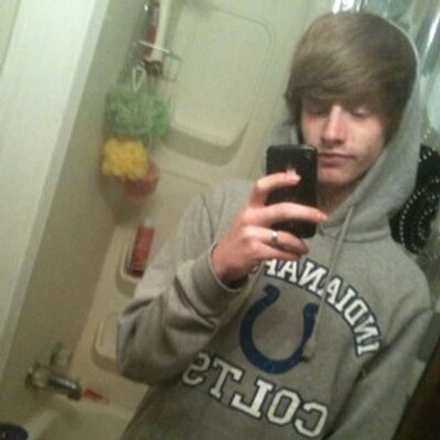 Profile Picture of Bradley Minton (@lilb1221) on Twitter