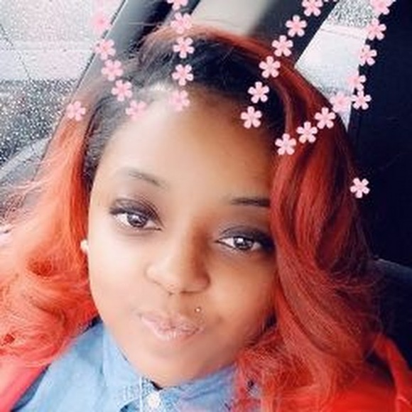 Profile Picture of Danielle Bratcher (@dlbratcher28) on Poshmark