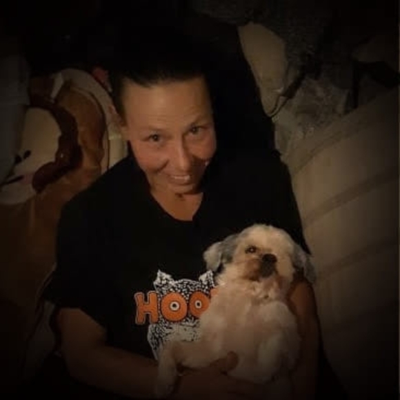 Profile Picture of Marci Milhoan (@triplemchick) on Poshmark