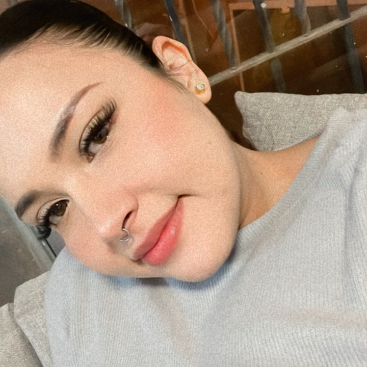 Profile Picture of Saray Acevedo (@sarahloopz) on Tiktok
