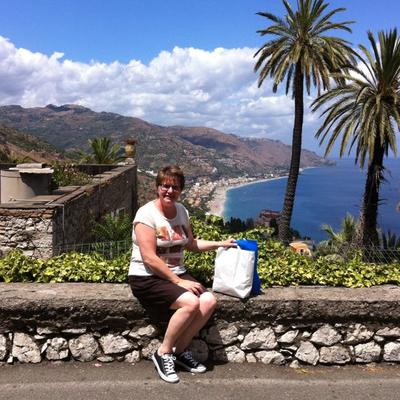 Profile Picture of Kathy Hutchins (@KathyHutchins6) on Twitter