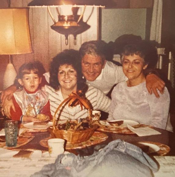 Profile Picture of Aisha Sanchez (@aishasanchez) on Poshmark