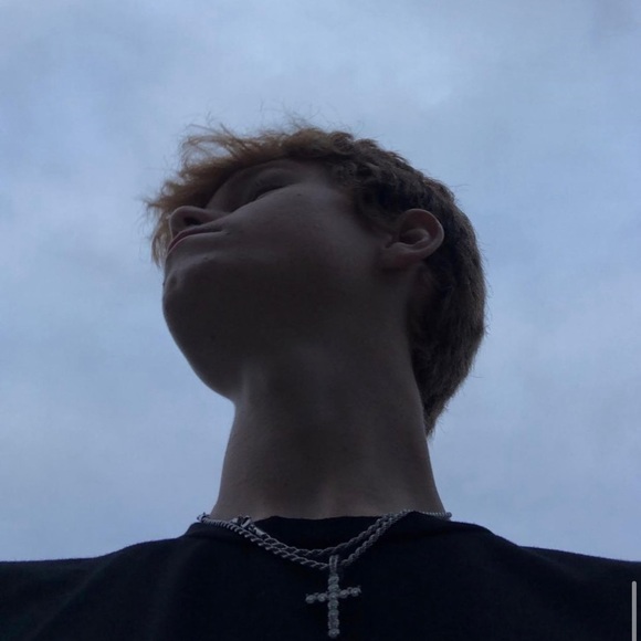 Profile Picture of Thomas Dawkins (@clarxity) on Poshmark