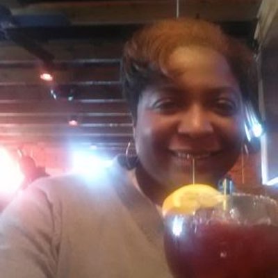 Profile Picture of Valerie Foster (@_ValerieFoster_) on Twitter