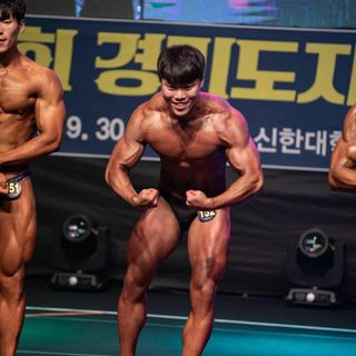 Profile Picture of Yonghan Kim (@yonghan.kim.121) on Facebook