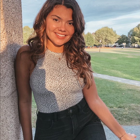 Profile Picture of Teagan Alicea-bailey (@teaganbailey4) on Poshmark