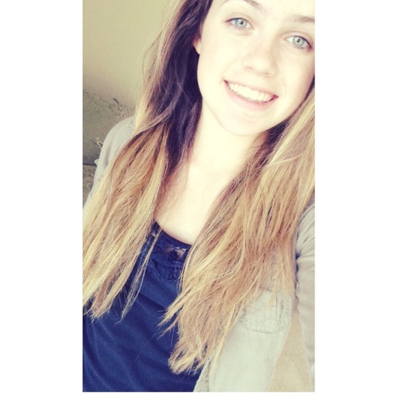 Profile Picture of Hannah Hussey (@hanhuss) on Poshmark