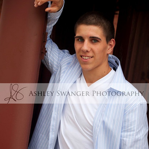 Profile Picture of Nate Hall (@nathanhall1411) on Poshmark
