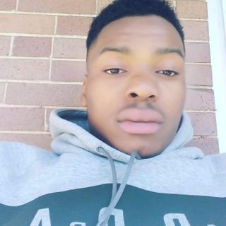 Profile Picture of James Ellerbe (@james_Duh_GOAT) on Twitter