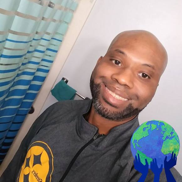 Profile Picture of Robert Rochelle (@roe7397) on Poshmark