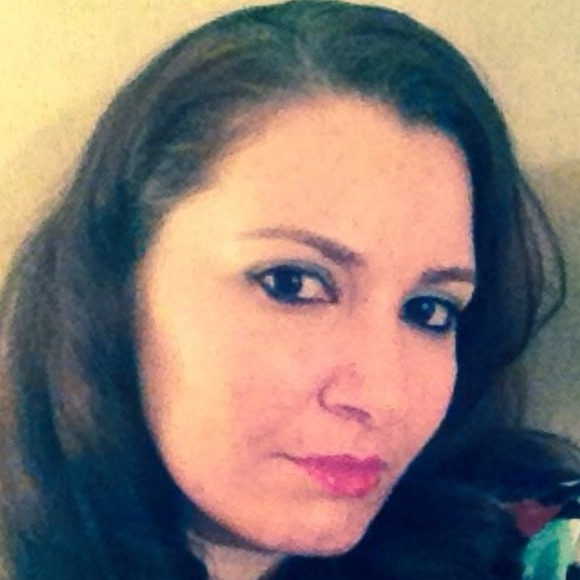 Profile Picture of Christina Moyes (@cmoyes817) on Poshmark