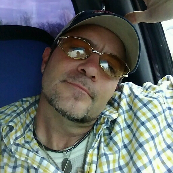 Profile Picture of Irvin Parham (@joshparham88) on Poshmark