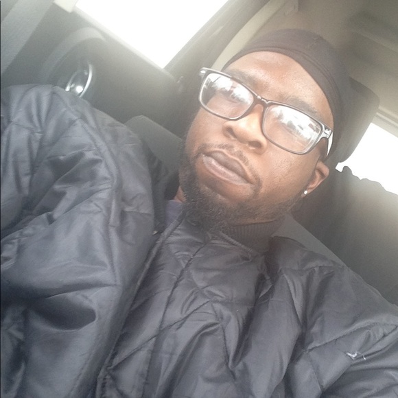Profile Picture of Travis Strickland (@tstrickland727) on Poshmark