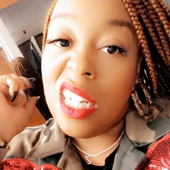 Profile Picture of Zikara Cornell (@mzlady765) on Poshmark