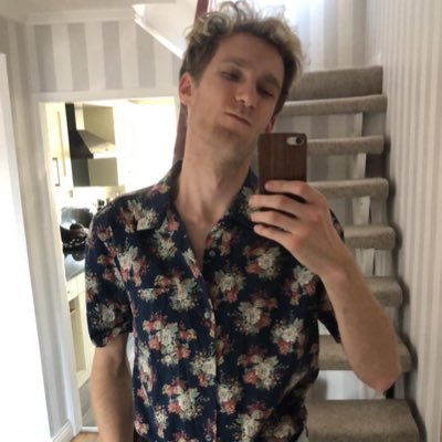 Profile Picture of Simon Marshall (@veryrareSimon) on Twitter