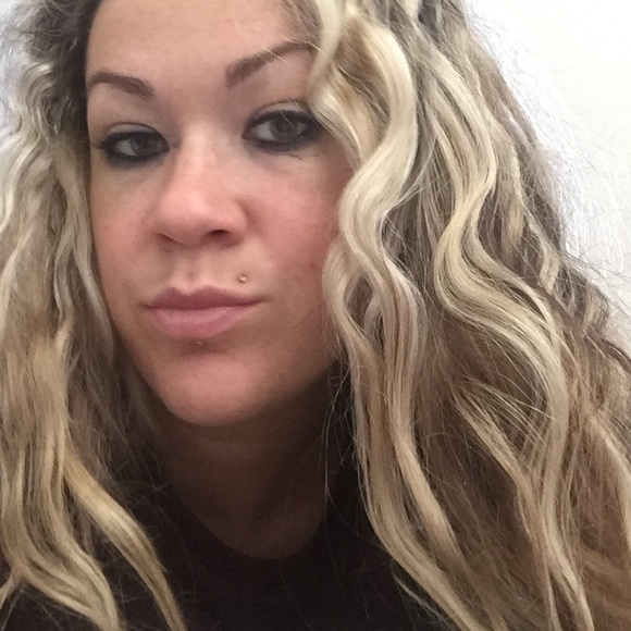 Profile Picture of Jackie Frager (@jfrager) on Poshmark