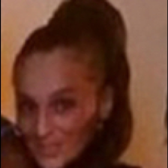 Profile Picture of Kim Hardy (@kimikim532) on Poshmark